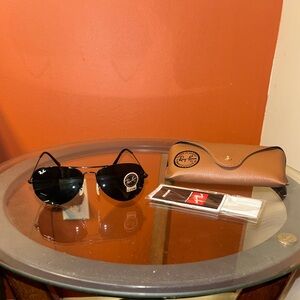 Ray-Ban Black Aviator Sunglasses with Case